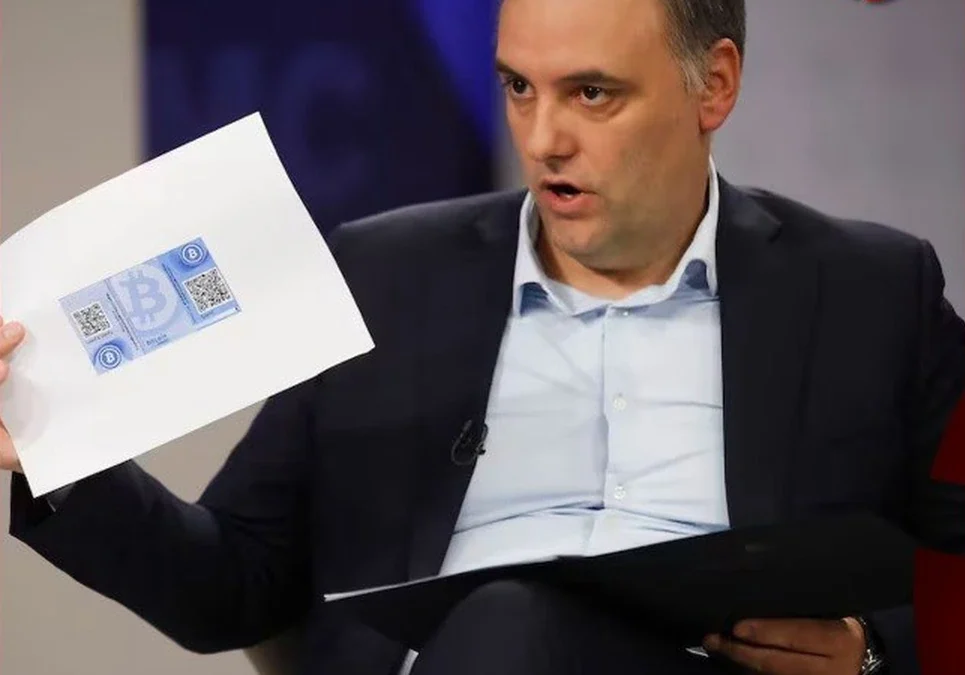 Adorni atribuyó su fortuna de medio millón de dólares a herencias, ahorros en negro y ganancias con bitcoin. «No las declaré por error», justificó.
