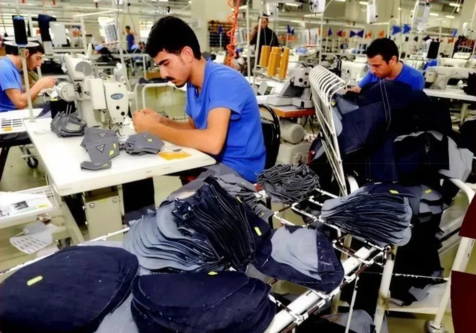 Con una caída general del 10%, referentes industriales piden medidas urgentes para reactivar el consumo y frenar el cierre de empresas.