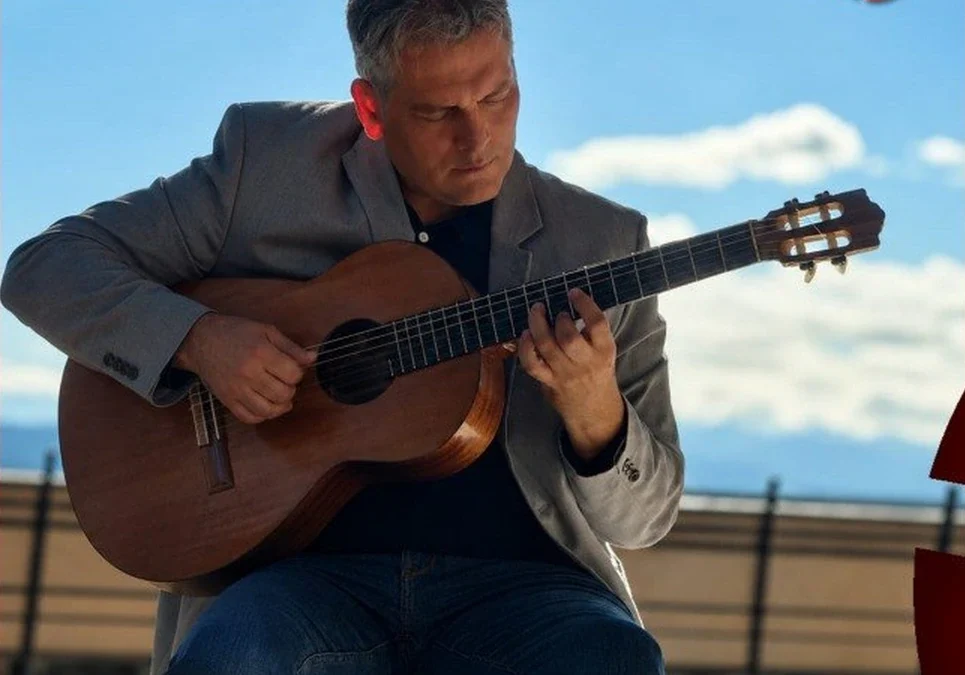 «El círculo de los encantos»: Luis Ormeño versiona al Cuchi Leguizamón, Ramón Navarro y Pancho Cabral en su nuevo material.