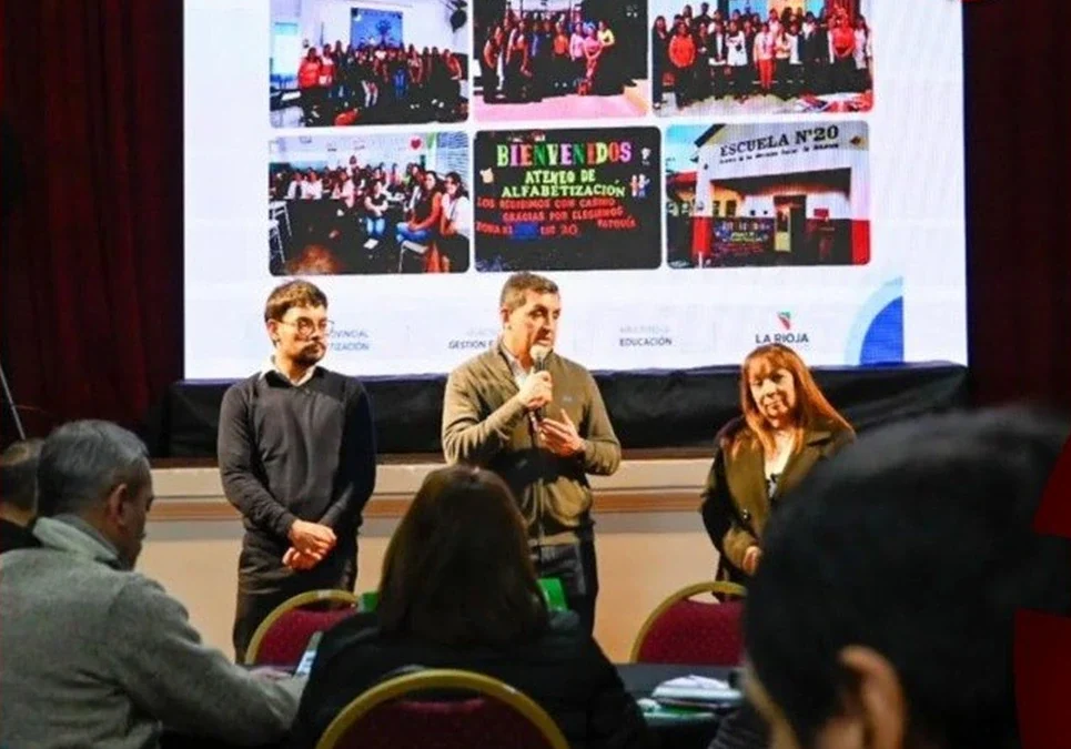 El ministro de Educación destacó el despliegue territorial y la capacitación docente en el Encuentro Provincial de Alfabetización.