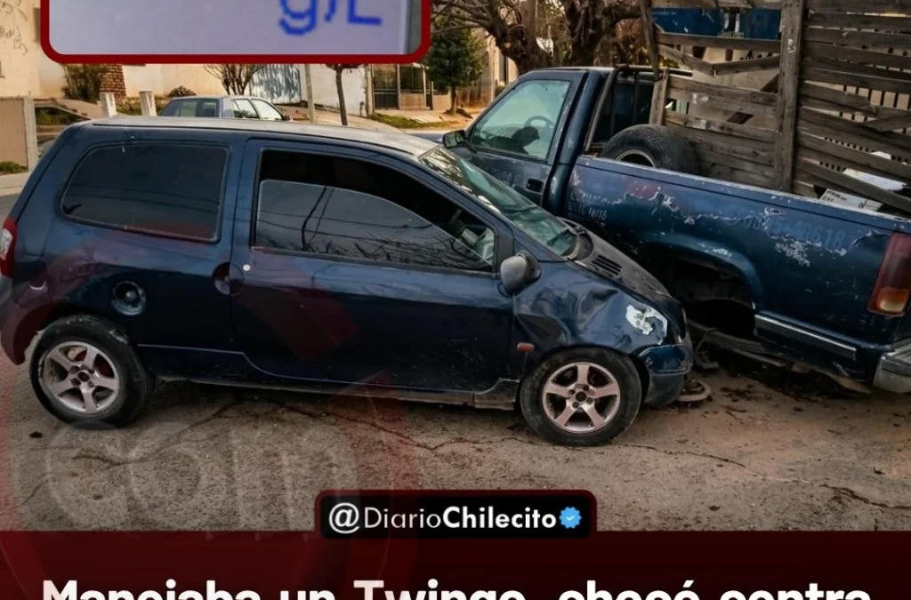 Manejaba un Twingo, chocó contra una camioneta estacionada en barrio Pomán y el test reveló que conducía con 1,85 de alcohol.