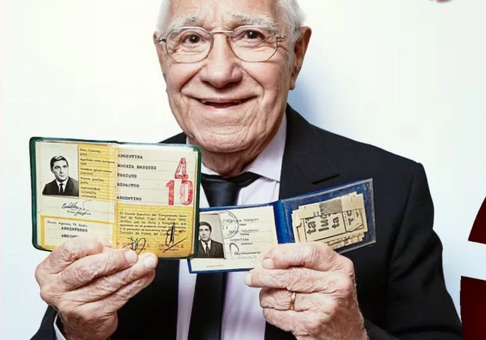Reconocimiento de la FIFA para Enrique Macaya Márquez: el periodista viajará a su Mundial número 18 tras una trayectoria iniciada en 1958.
