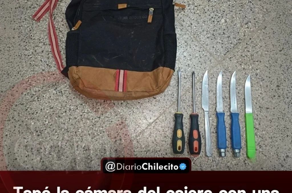 Tapó la cámara del cajero con una servilleta, intentó abrirlo con un destornillador y lo detuvo un policía que escuchó los ruidos.