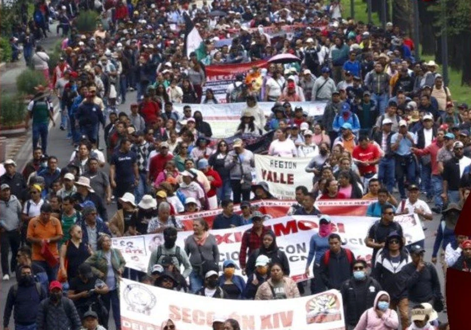 Tensión en Ciudad de México por protestas docentes en las inmediaciones del estadio Azteca a 48 horas del inicio de la Copa del Mundo.