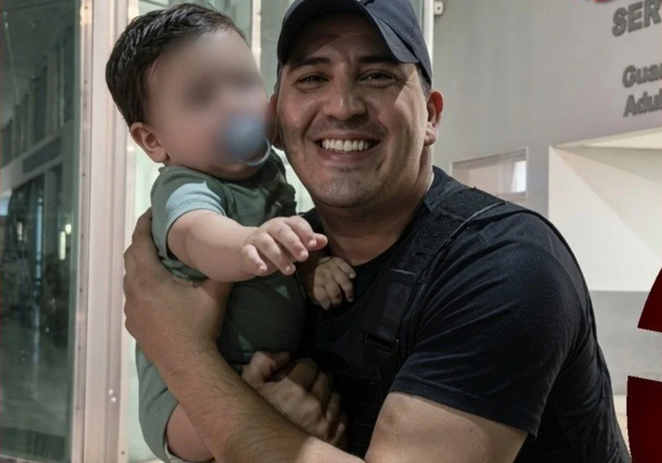 Buenos Aires: un policía auxilió a un bebé de un año que no podía respirar y le salvó la vida