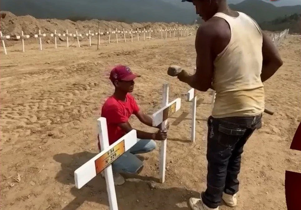 Catástrofe en Venezuela: entierran a más de 150 cuerpos sin identificar tras los devastadores terremotos.