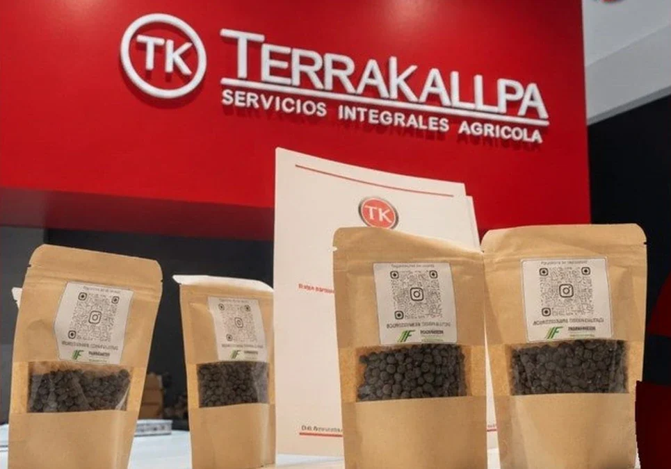 Chilecito: presentan un bioestimulante que reemplaza toneladas de abono tradicional con solo 200 kilos por aplicación.