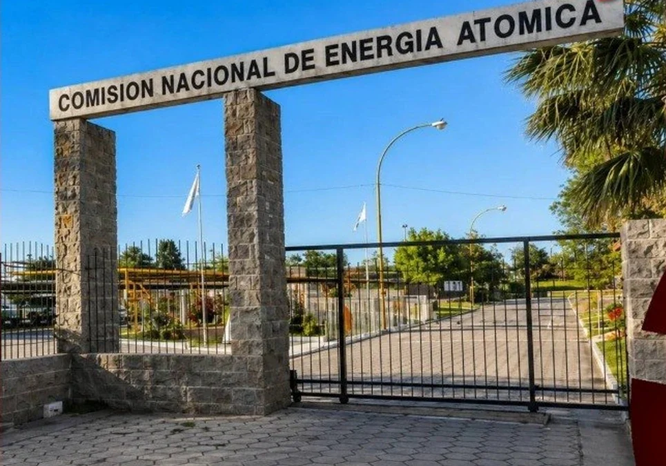 El decano de Famaf denunció que la CNEA tiene 500 trabajadores menos y advirtió por la producción de insumos médicos oncológicos.