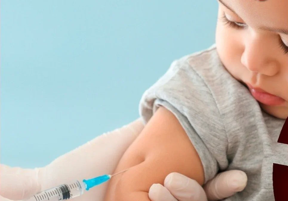 El epidemiólogo Hugo Pizzi advierte que la vacunación infantil cayó al 60%: hay 110.000 niños sin ninguna dosis aplicada.