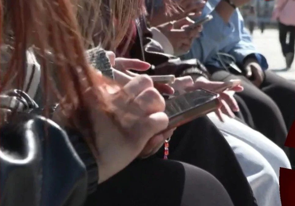 Histórico fallo en Francia: aprueban la prohibición de redes sociales para menores de 15 años a partir de septiembre.
