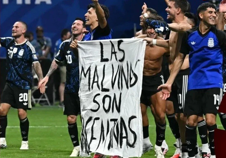La FIFA abrió expedientes por la bandera de Malvinas, y los incidentes tras la final.