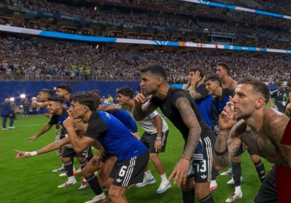 Se filtró la intimidad del festejo argentino: el clásico cantito de los jugadores en el vestuario luego del histórico triunfo.