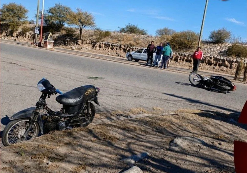 Una mujer quedó internada tras ser colisionada por un motociclista que manejaba en contramano con 1,01 de alcohol en sangre.