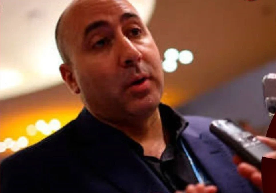 Detuvieron a un consultor político del presidente Milei en bolivia: lo acusan de contratar sicarios para matar a su expareja.