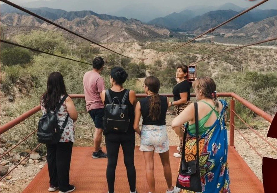 Impulso al turismo local: confirman fechas para Ichura y avanzan acuerdos de promoción con Córdoba y Catamarca.