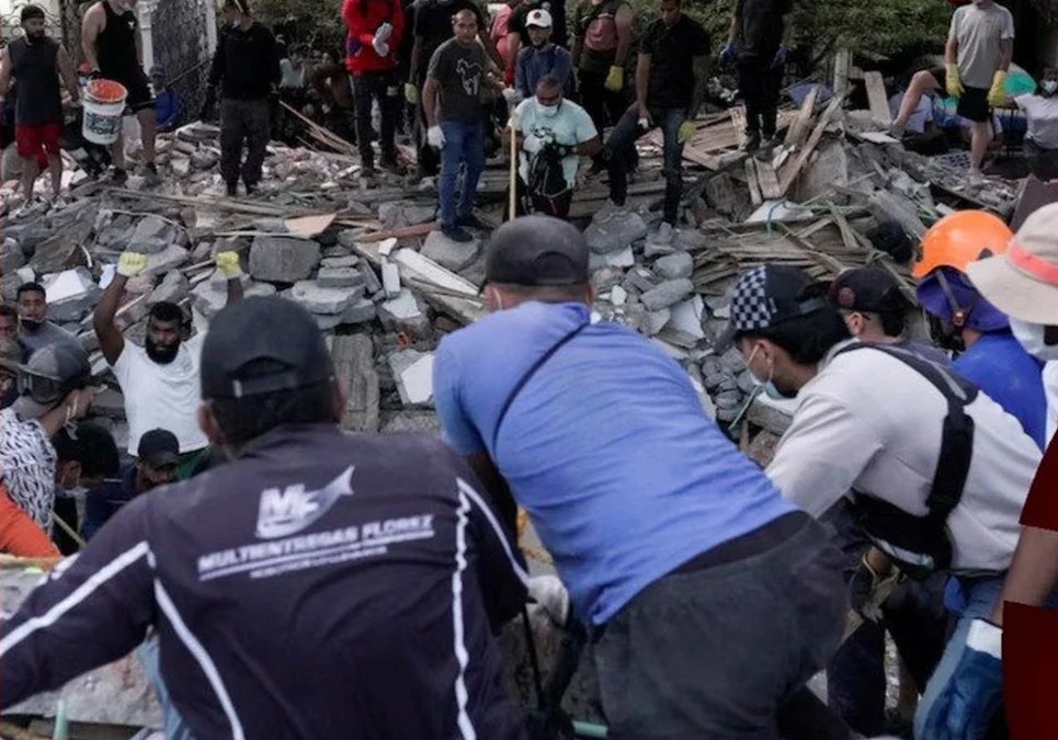 Un emotivo rescate en Colombia: hallaron con vida a un bebé y a un adulto tras el colapso de un edificio en Cali.