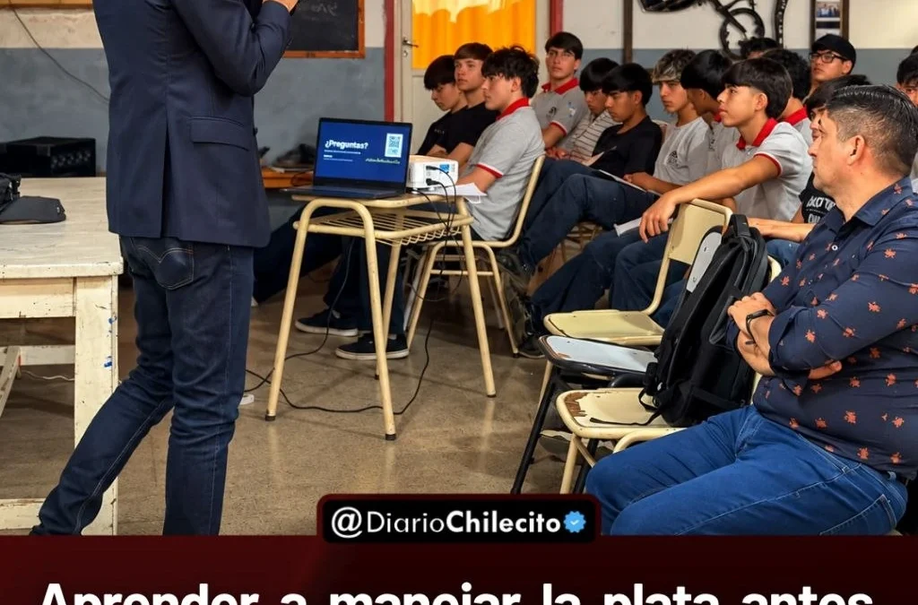 Aprender a manejar la plata antes de salir de la escuela: alumnos de la EPET N° 1 participaron de un taller financiero.