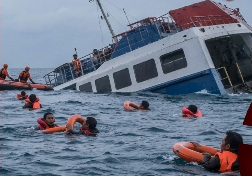 Buscan a 129 desaparecidos tras el naufragio de un ferry con más de 200 pasajeros en Indonesia.