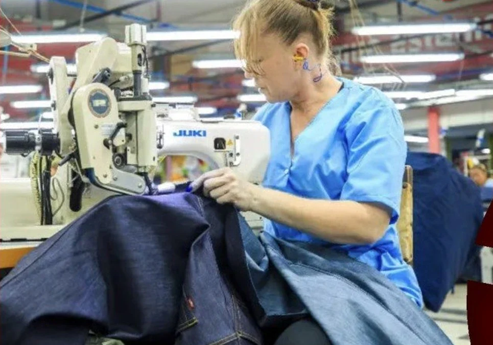 El desplome del poder adquisitivo y el costo de los servicios básicos paralizan seis de cada diez máquinas textiles.