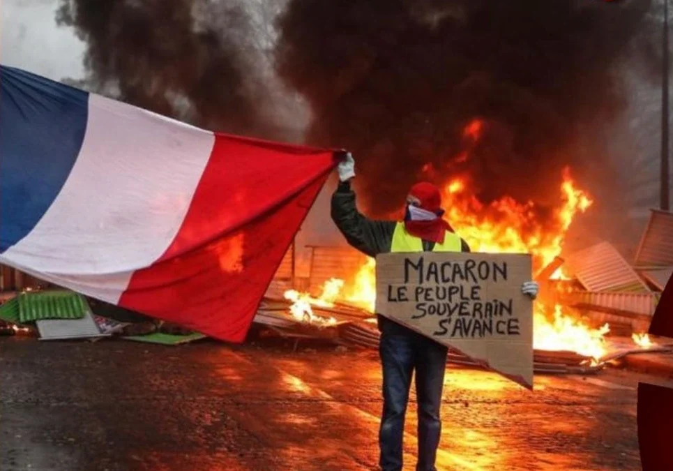 Francia: más de 200.000 empleados públicos marcharon contra el congelamiento salarial y los recortes previstos para 2027