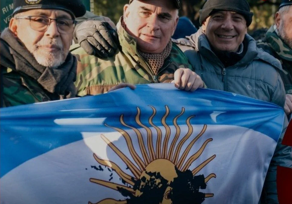 Fuerte rechazo de veteranos a los anuncios sobre Malvinas: cuestionan el giro del Gobierno y denuncian uso político.