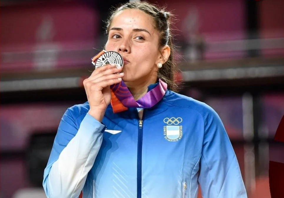 La judoca subcampeona suramericana Agustina De Lucía reveló que vende budines y pidió un crédito para poder competir.