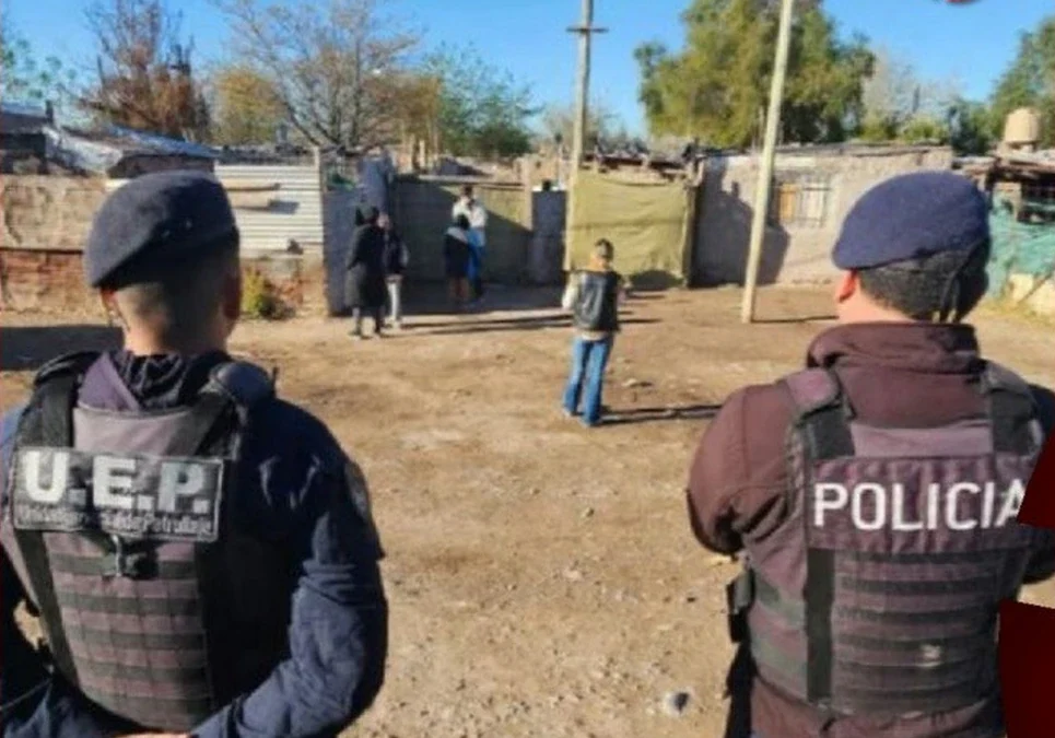 Tragedia en Mendoza: un niño de 8 años murió tras quedar en medio de un tiroteo entre bandas vinculadas al narcomenudeo.