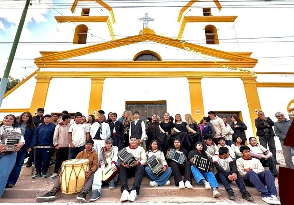 Alumnos del Colegio Secundario de Pituil viajarán a Jujuy para participar de la Feria Nacional de Ciencias.