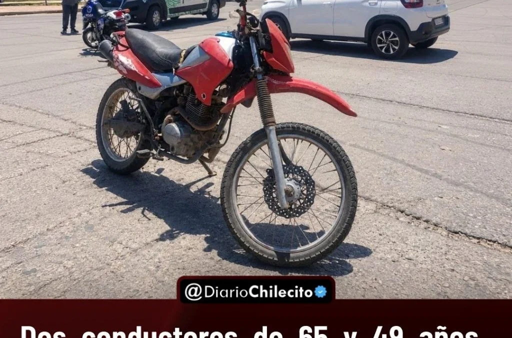 Dos conductores de 65 y 49 años, uno en un Citroën C3 blanco y otro en una moto Corven roja, tuvieron un siniestro y fueron asistidos