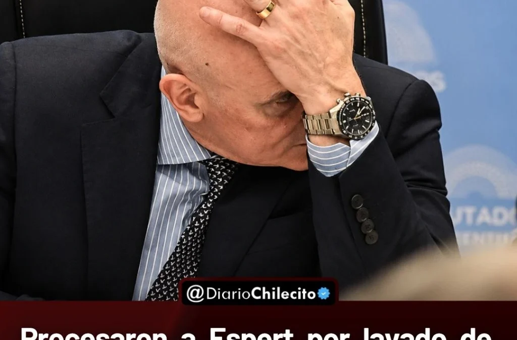 Procesaron a Espert por lavado de dinero vinculado a US$ 200.000 de Fred Machado: no podrá salir del país y le embargaron $1.000 millones.