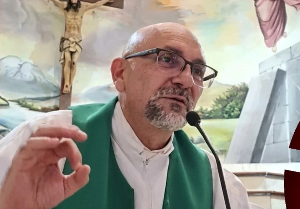 “Un día, todos los que estamos aquí también vamos a morir”: la frase del sacerdote que murió aplastado por una cruz.