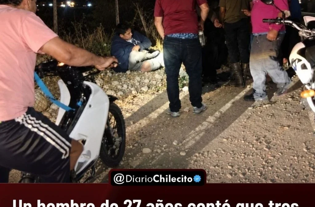 Un hombre de 27 años contó que tres hombres interceptaron su moto, que uno golpeó a su hermano y que dos se fueron con ella