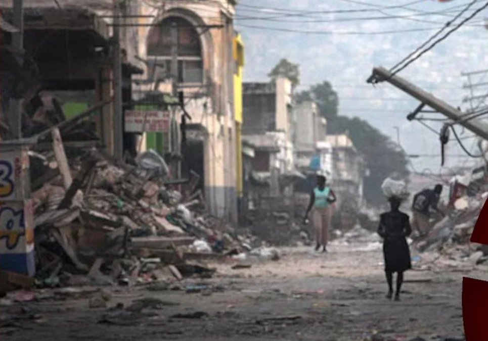 Un terremoto de magnitud 7,7 sacudió Panamá, provocó daños en edificios y se sintió en países vecinos.